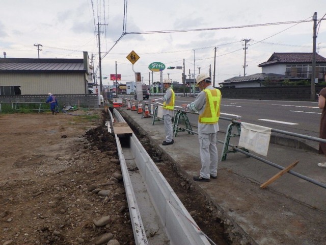 水沢側溝補修 作業状況確認